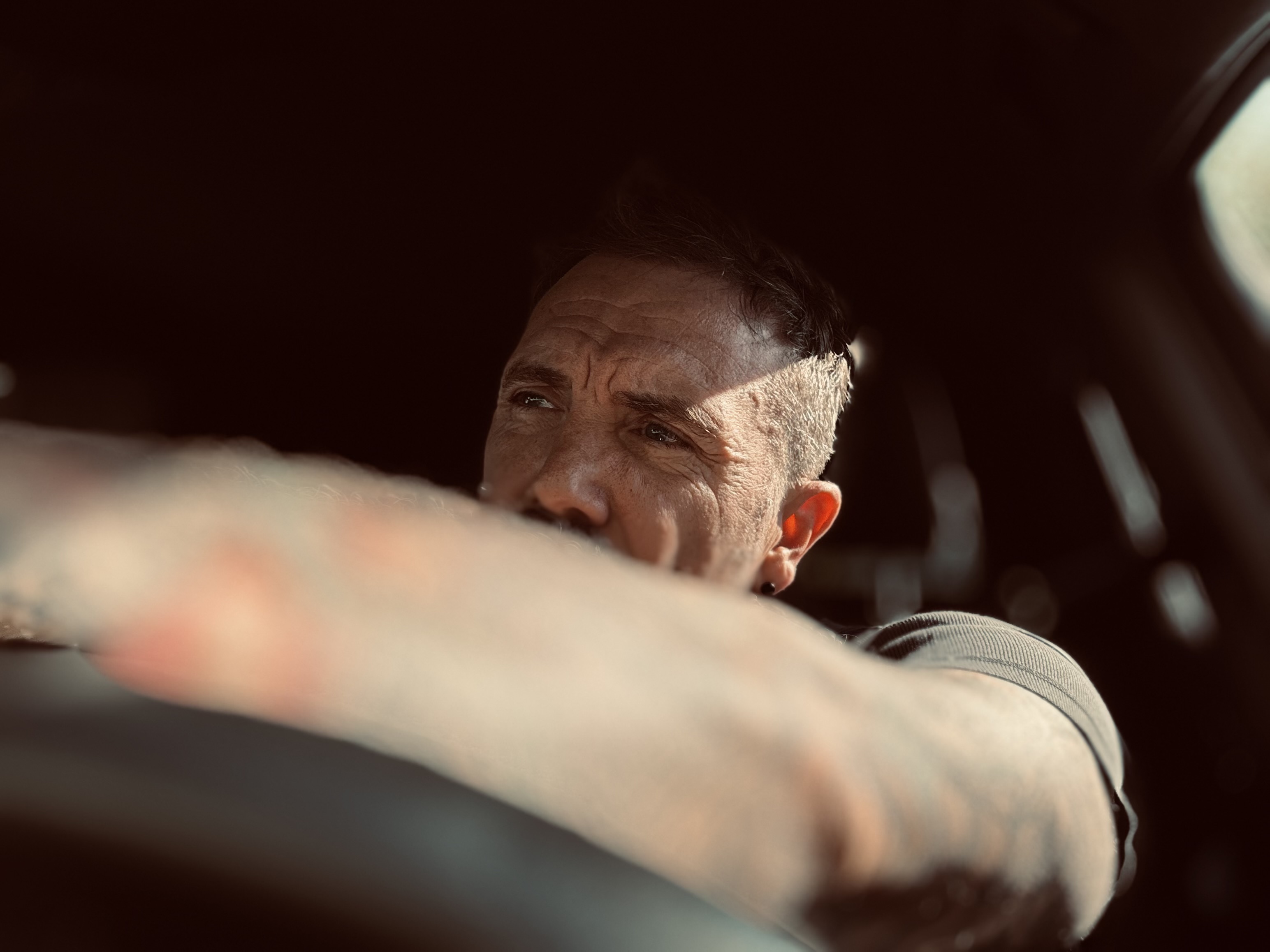 Alek Martin — Trauma & Authenticity Coach Berlin
